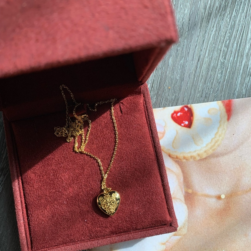 FEDOMA heart necklace